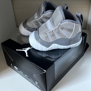 Jordan 11 Crib /  Medium Gray/ White 2c/ Good condition